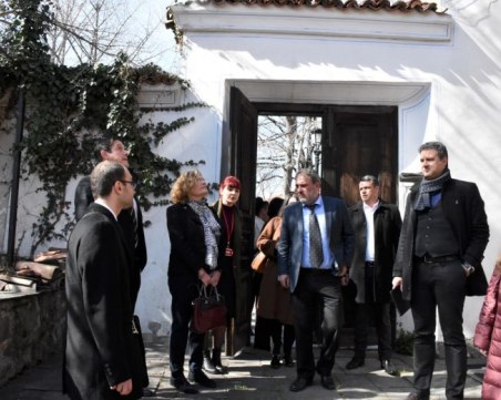 От Пловдив: Френският посланик покани Боил Банов на среща за изложбите в Лувъра