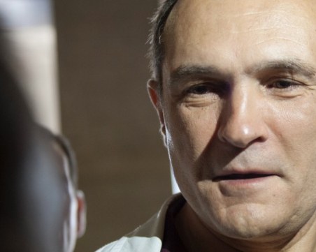 Спортното министерство не е искало служебни паспорти за Божков и Попов