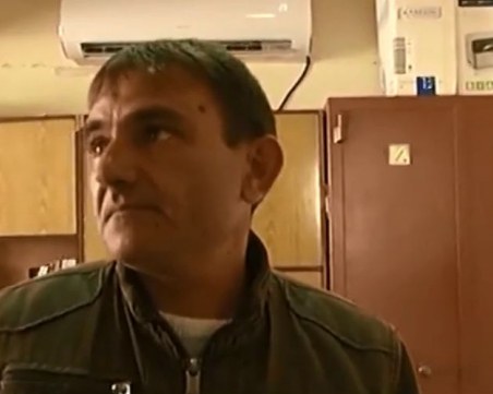 Задържаха кмет заради обвинения за блудство с момче