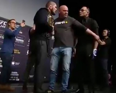 Хабиб изрита колана на Тони Фергюсън