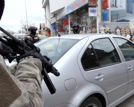 МВР показа снимки и видео от спецакцията на ГДБОП в Пловдив