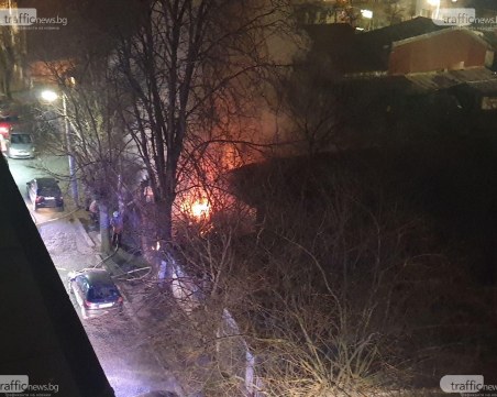 Три екипа на пожарната са гасили пожара в Кючука