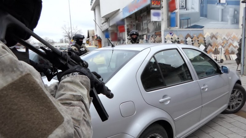 МВР показа снимки и видео от спецакцията на ГДБОП в Пловдив