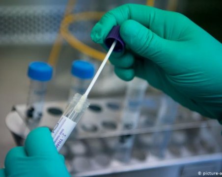 Забраняват културни и спортни събития заради коронавируса