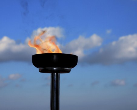 Без публика на запалването на олимпийския огън