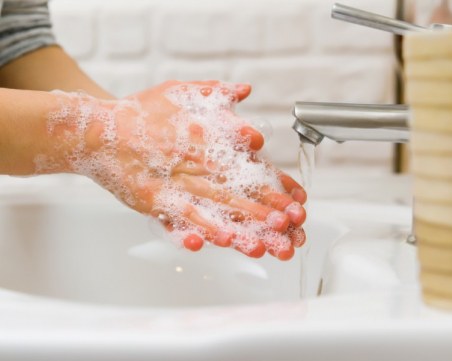 Директор на болница: Спазвайте фанатична хигиена