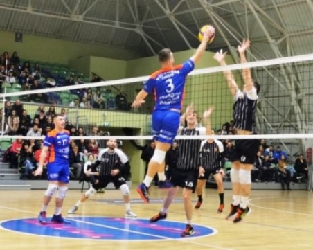 Локо и Виктория Волей разбраха съперниците си за четвъртфиналите