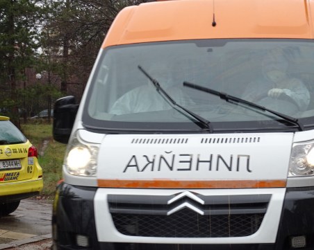 Семейство с дете от Разложко със съмнение за коронавирус