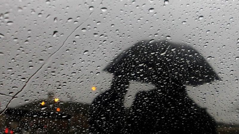 Валежи от дъжд в цялата страна днес, ще духа силен вятър