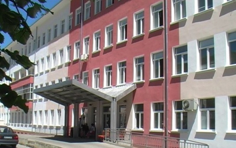 Жена от Враца с висока температура почина пред входа на Спешния център