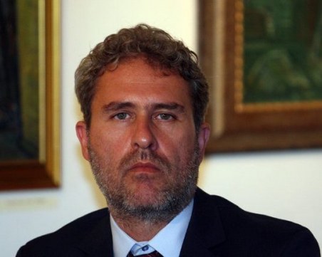 Боил Банов: Затварянето на кина и театри е заради съчетанието на грип Б с коронавирус