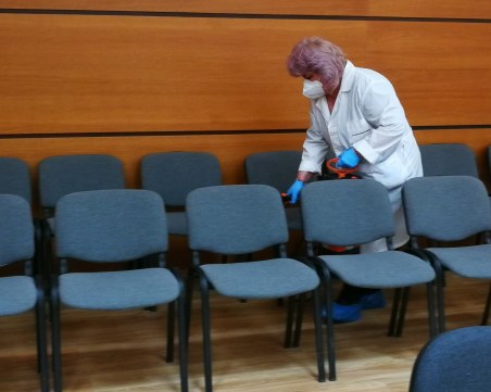 Дезинфекцираха местния парламент в Пловдив
