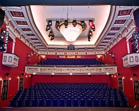 Един за всички, всички за един! Пловдивските театър и опера остават затворени