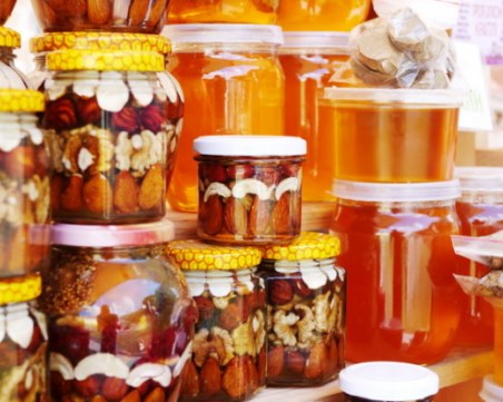 Трети сме в ЕС по най-евтин многоцветен мед