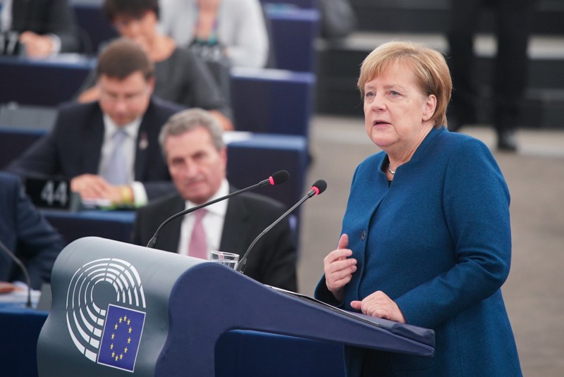 Меркел: 58 милиона германци може да бъдат заразени