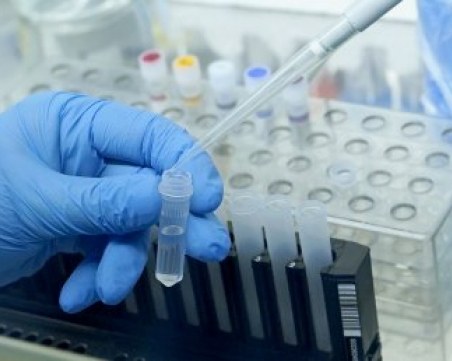 400 са случаите на коронавирус във Великобритания, министър е сред заразените