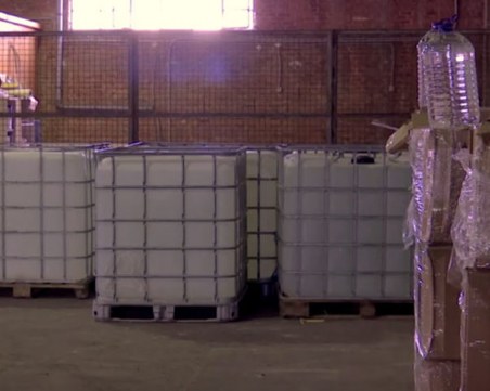 Гърция превръща тонове конфискуван алкохол в дезинфектант