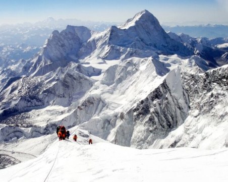 Китай забрани достъпа до Еверест заради COVID-19