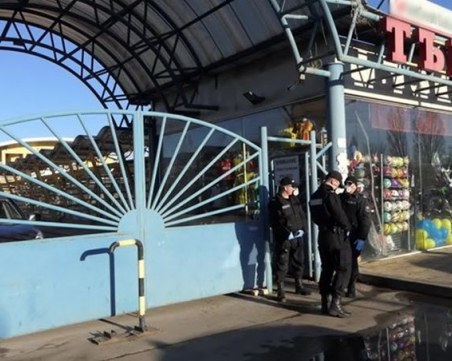 Масово затваряне на магазини в 