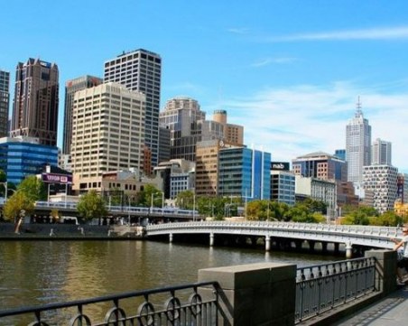 Мъж уби двама с нож в Мелбърн