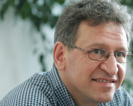 Наш лекар: Коронавирусът е тук от месец, много ще преболедуват