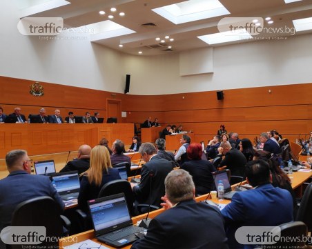 Вдигнаха заплатата на Зико, той не присъства на гласуването