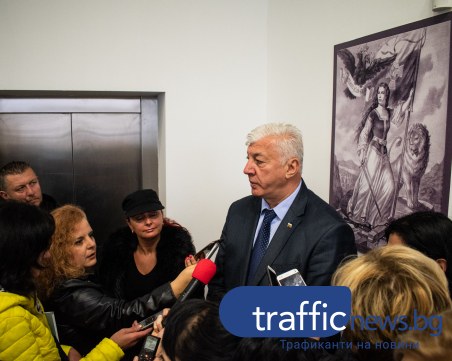 Зико: По-доволен съм, че вдигнахме парите на служителите в Общината, а не за моята заплата