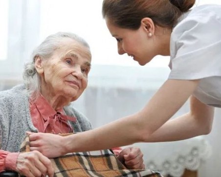 7000 души на възраст над 65 г. ще получат дезинфектанти