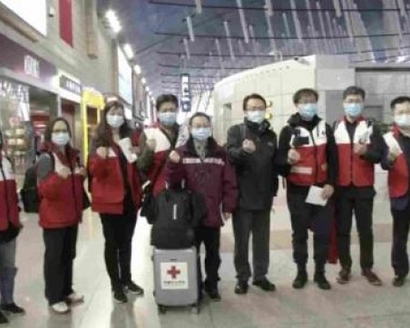 Китайски лекари помагат на блокираната Италия