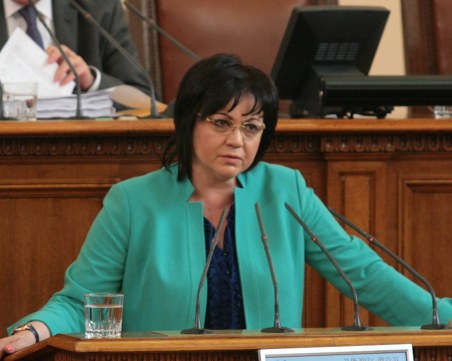 Нинова пита къде са частните болници, а те са в борбата срещу COVID-19 от три дни