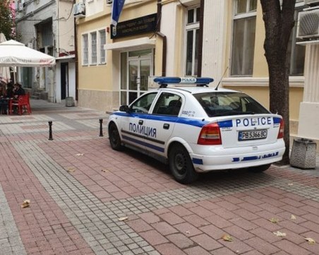 Спират достъпа на граждани до кметствата и  сградата на община 