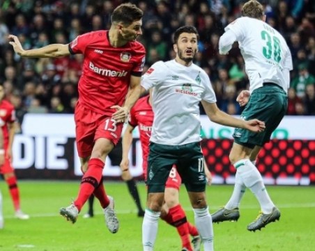 В Германия също спряха футбола