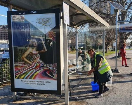 В Пловдив: Дезинфекцират спирките, подходите към училищата, детските градини и ясли