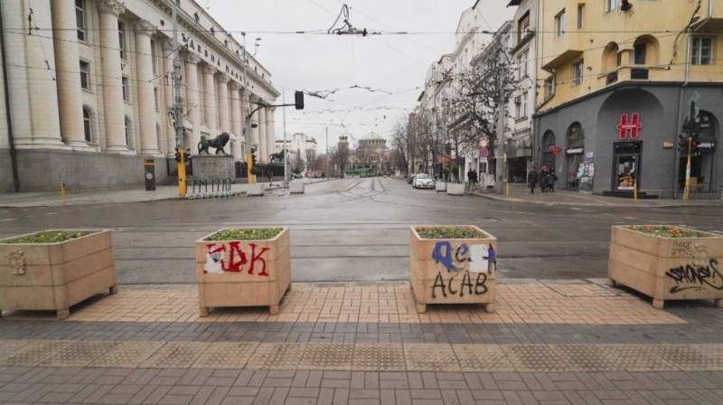 Другото лице на изолацията: Бизнесът и домакинствата са притеснени за оцеляването