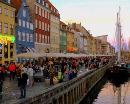 Дания затвори границите на страната си