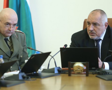 Правителството с още мерки за кризата с коронавируса