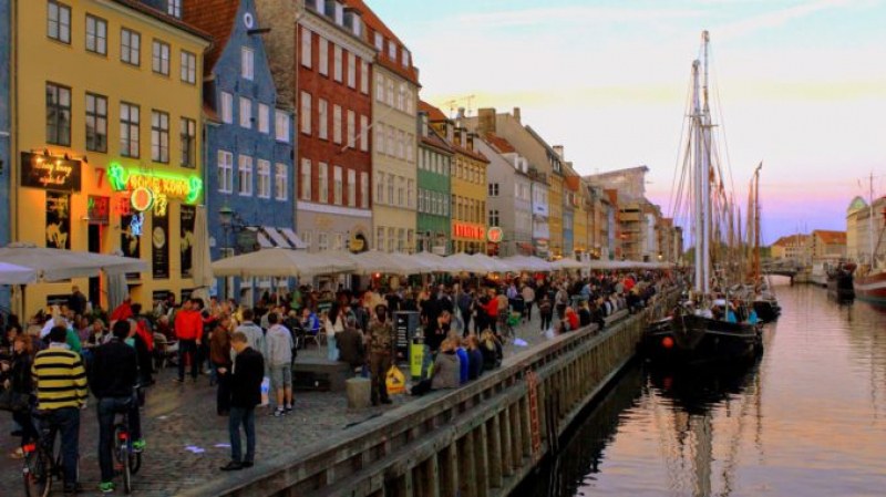 Дания затвори границите на страната си