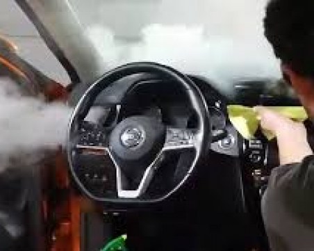 Как да дезинфекцираме колата си, без да унищожим салона?