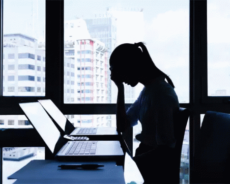 Коронавирусът остави 5 милиона китайци без работа