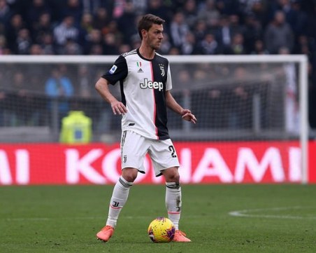 Коронавирусът застигна близо 20 елитни футболисти