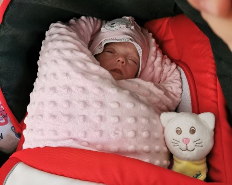 Пловдивска болница изписа бебе, родено само 770 грама