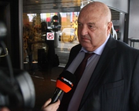 Венци пак култов: Не ме е страх от вируса, а от грозни жени