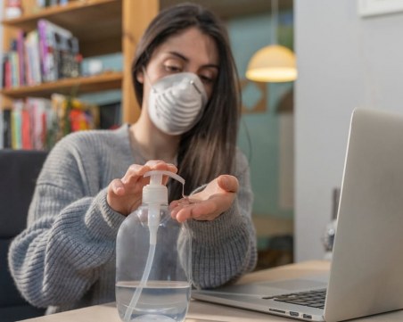 Спасението е в нашите ръце..., когато са дезинфекцирани! Съвети за оцеляване