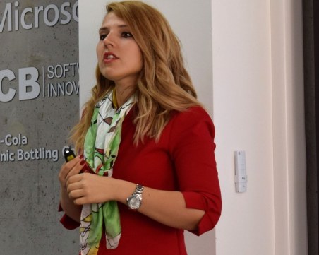 Българка, вирусолог в Кеймбридж: По-ранната социална изолация ще намали пика на епидемията