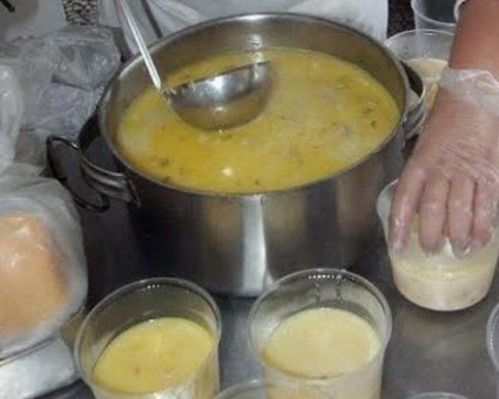 Раздават годната храна от градини и ясли на възрастните хора в Пловдив