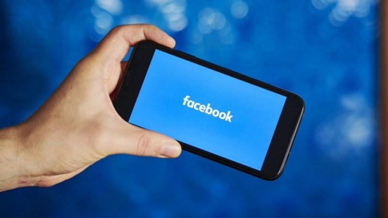 Facebook ще подкрепи финансово малки компании