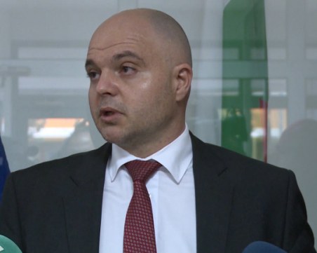 3 000 българи са поставени под карантина в домовете си