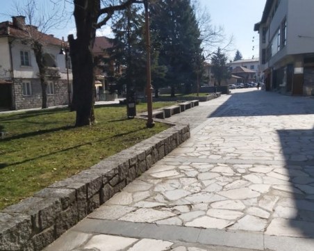 Банско придоби призрачен вид