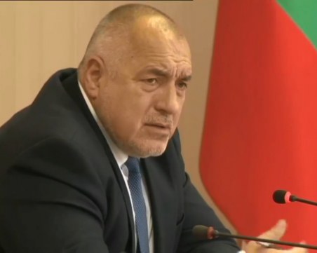 Борисов: В 13 часа блокираните в Унгария българи тръгват с полицейски конвой