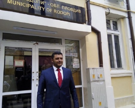 Извънредна ваканция за общински служители в 